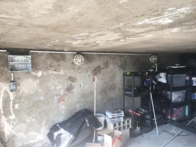 Installation d'un éclairage garage et d'une prise de charge pour voiture électrique
