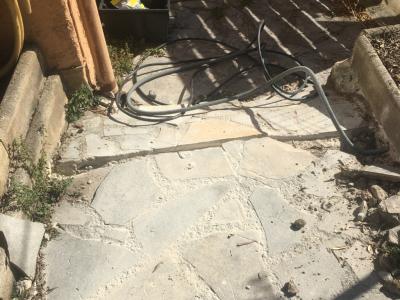 Installation d'un éclairage garage et d'une prise de charge pour voiture électrique